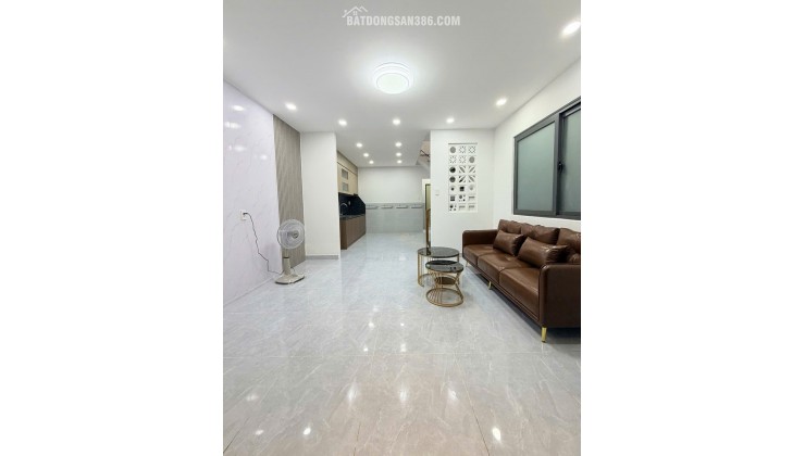 Hẻm ô tô 5m thông, nhà full nội thất ngay ĐH Công thương Tân Phú mà chỉ nhỉnh nhẹ 4Đ
